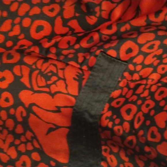 Pure energy red and black top, side zip, 1x - Picture 3 of 4